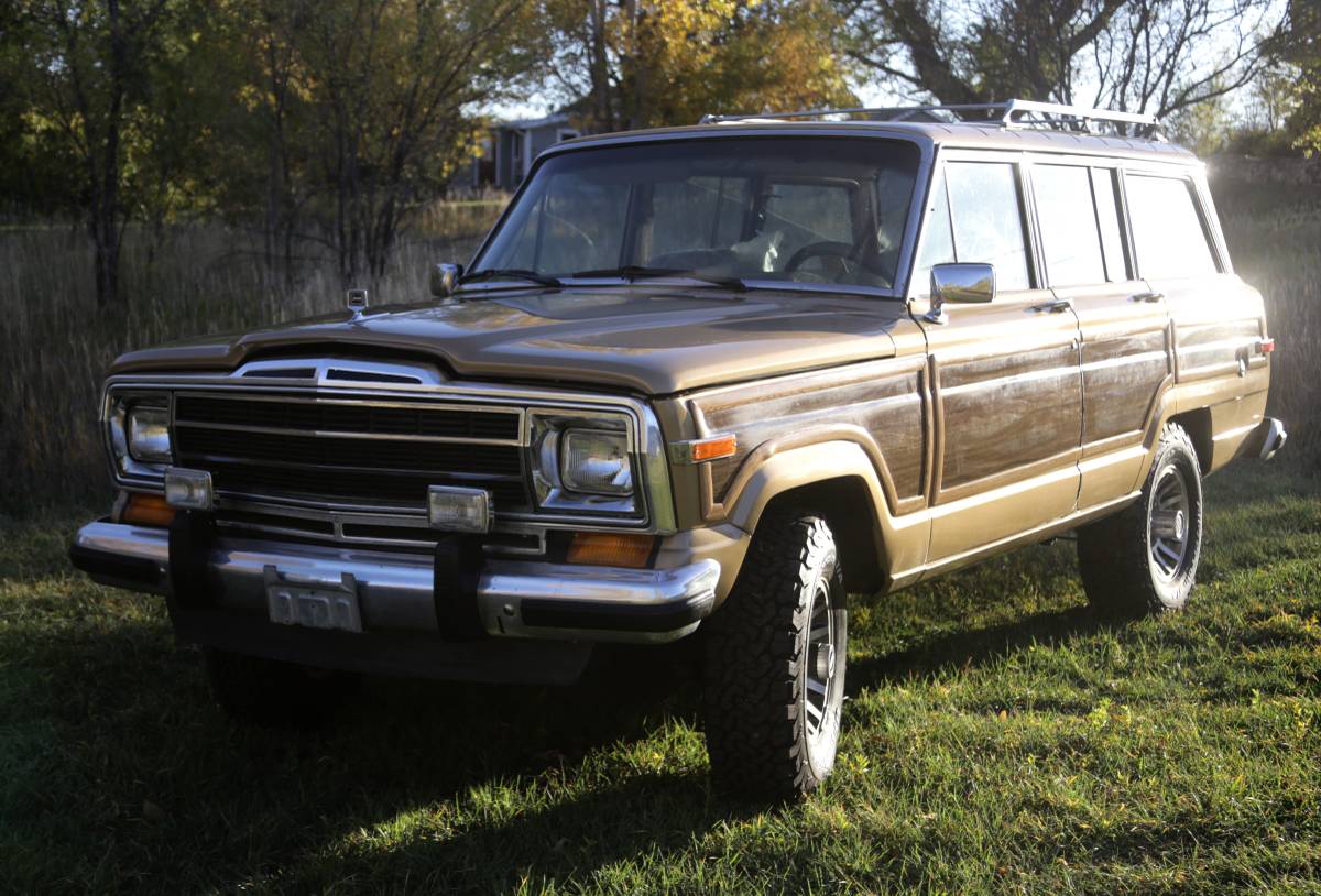 Jeep-grand-wagoneer-1987-custom