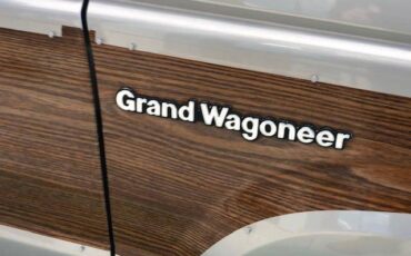 Jeep-grand-wagoneer-1993-silver-2