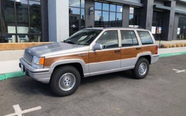 Jeep-grand-wagoneer-1993-silver