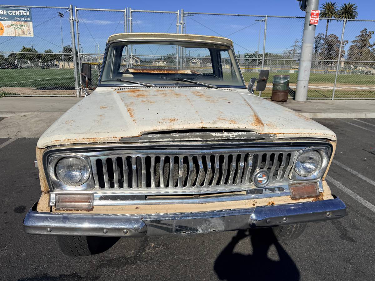 Jeep-j-10-1972-white-11