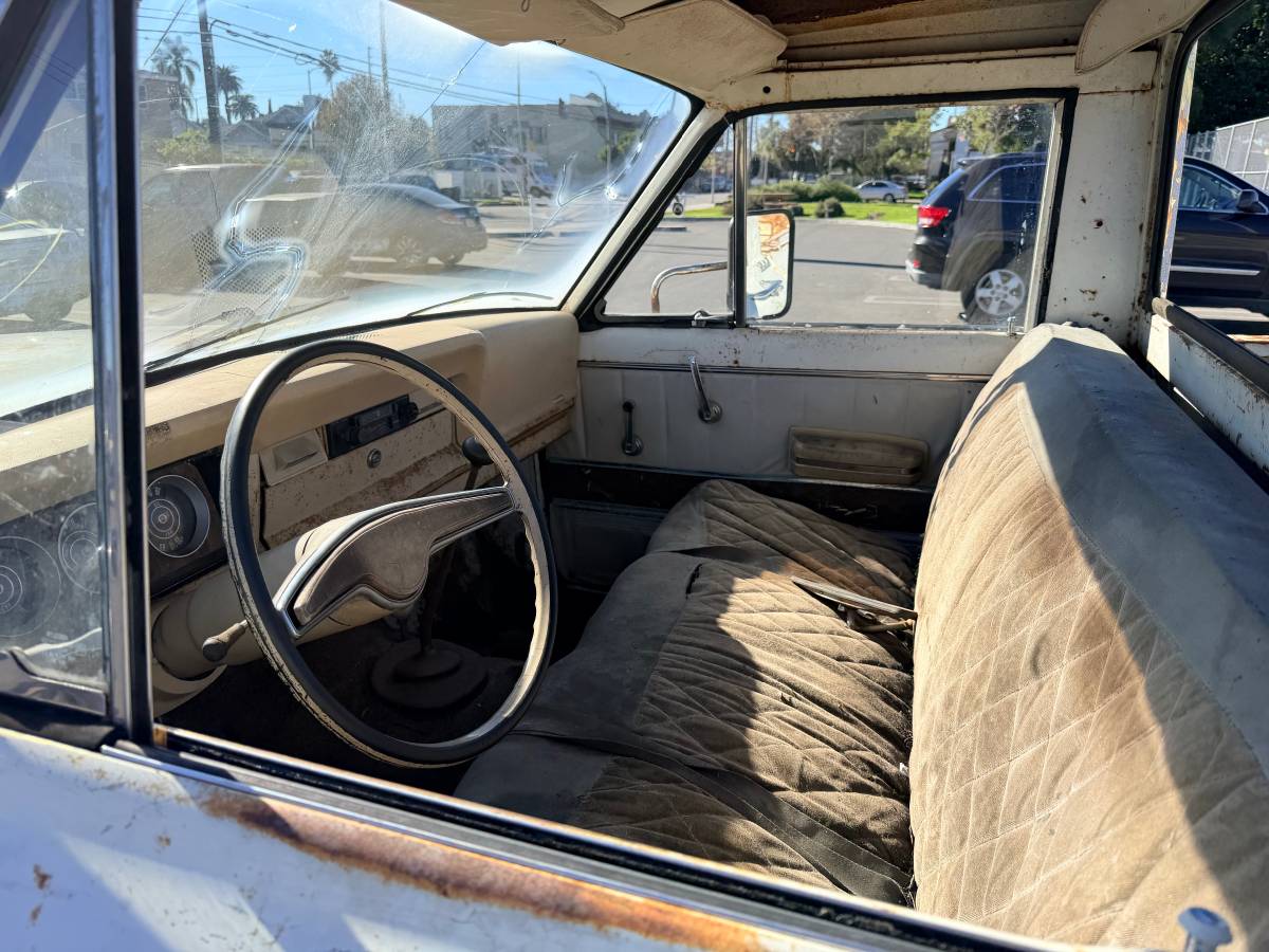 Jeep-j-10-1972-white-13