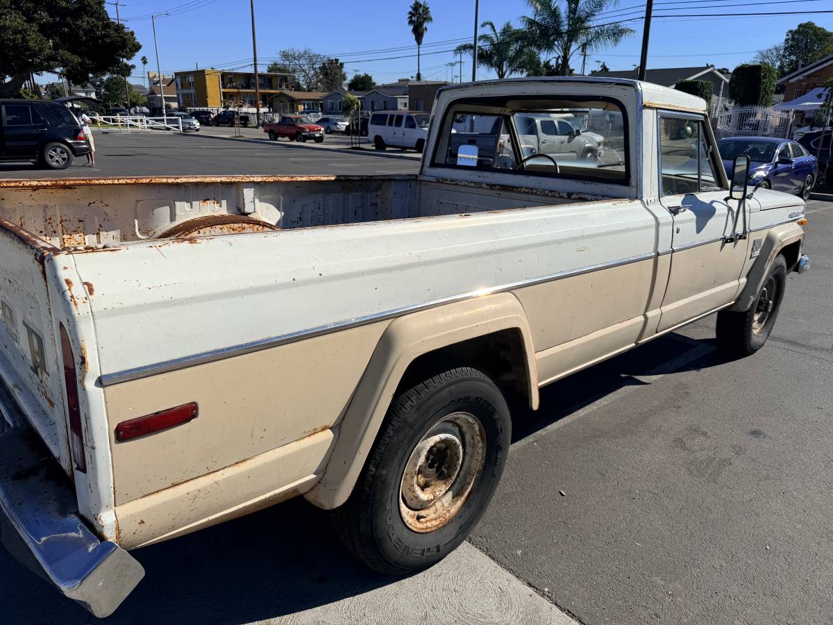 Jeep-j-10-1972-white-5