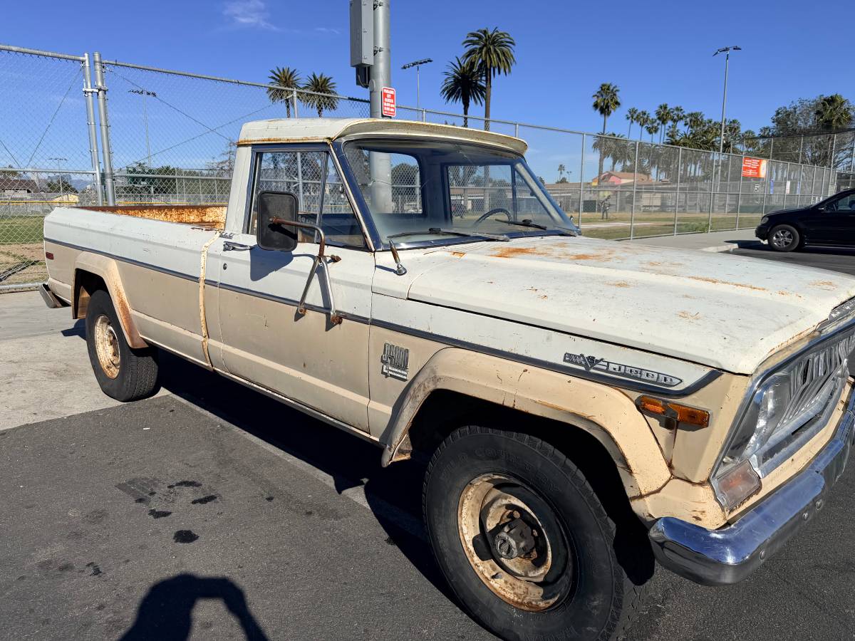 Jeep-j-10-1972-white-9