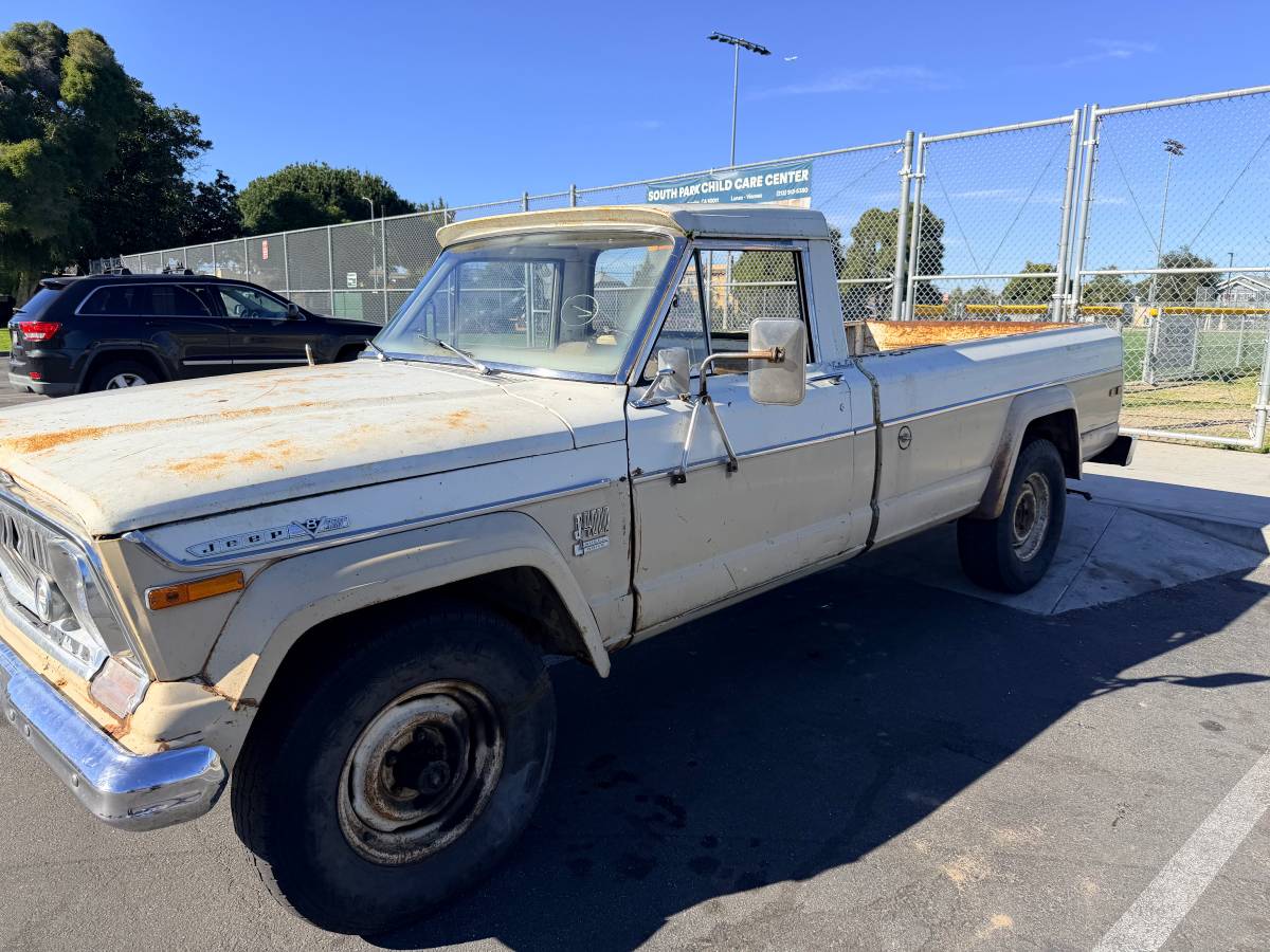 Jeep-j-10-1972-white