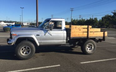 Jeep-j-10-1984-silver-1