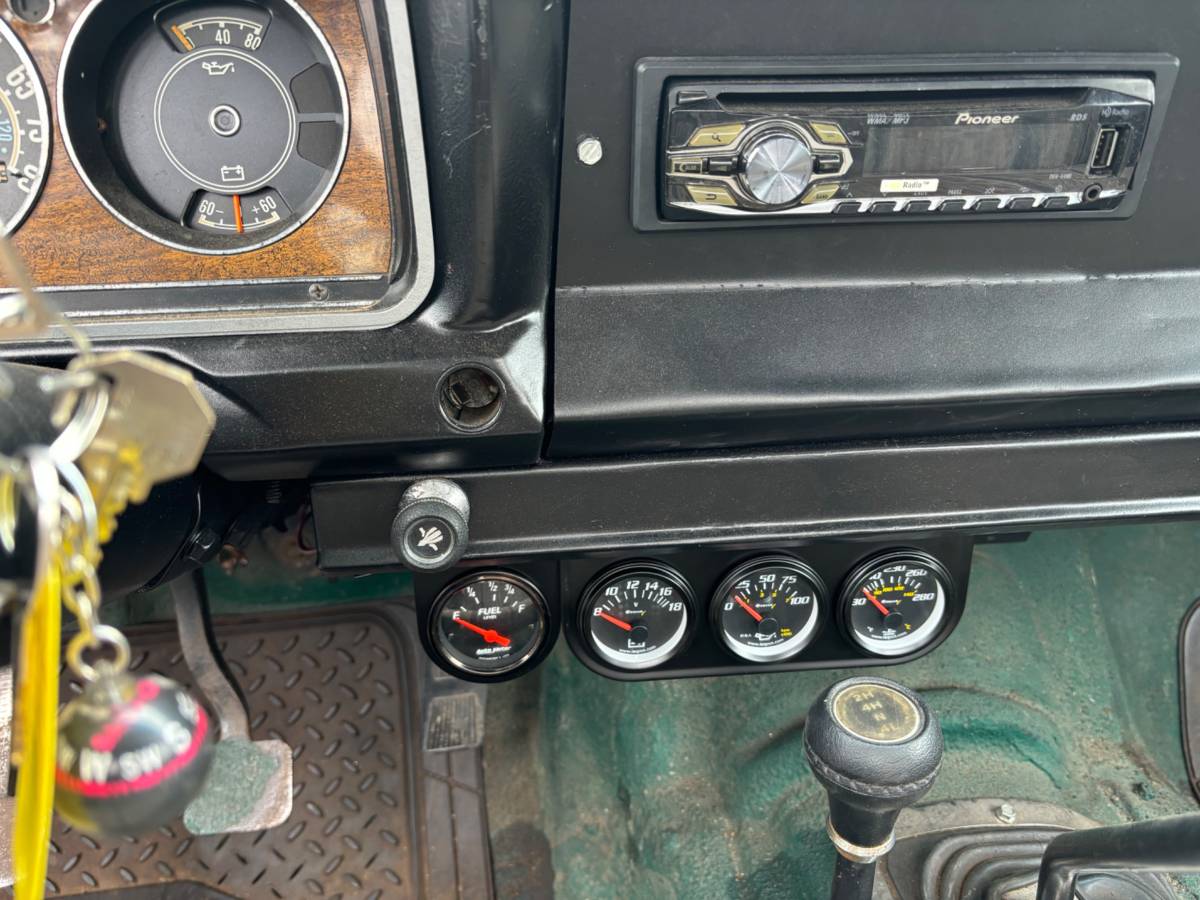 Jeep-j-10-1984-silver-11