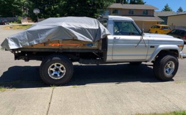 Jeep-j-10-1984-silver-2