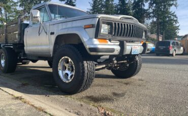 Jeep-j-10-1984-silver-3