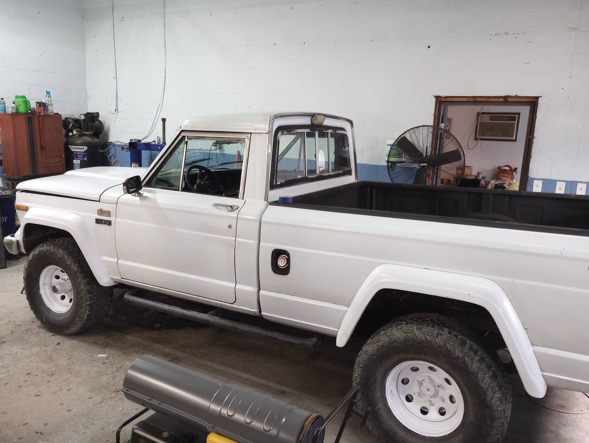 Jeep-j10-lardedo-1983-white-2