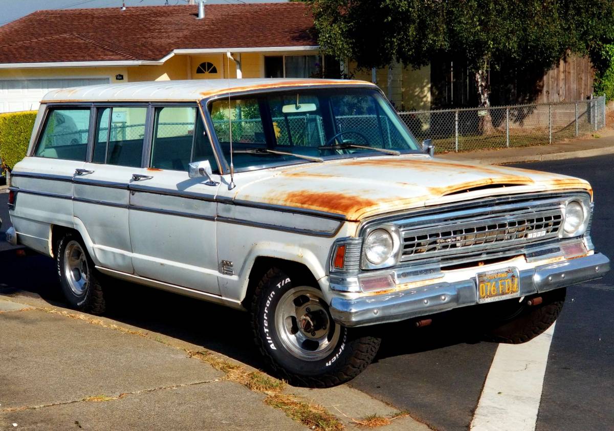 Jeep-wagoneer-1972-white