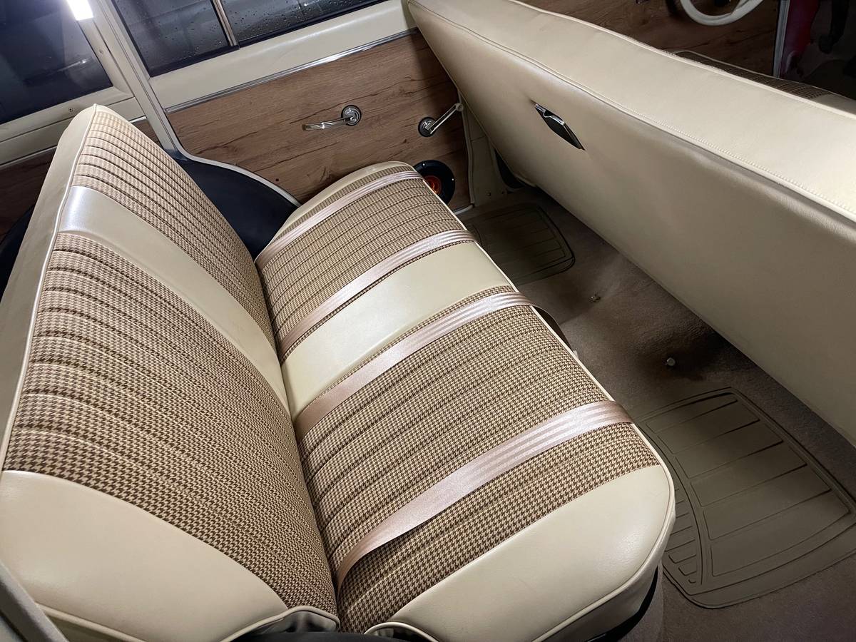 Jeep-wagoneer-4-x-4-1972-orange-11