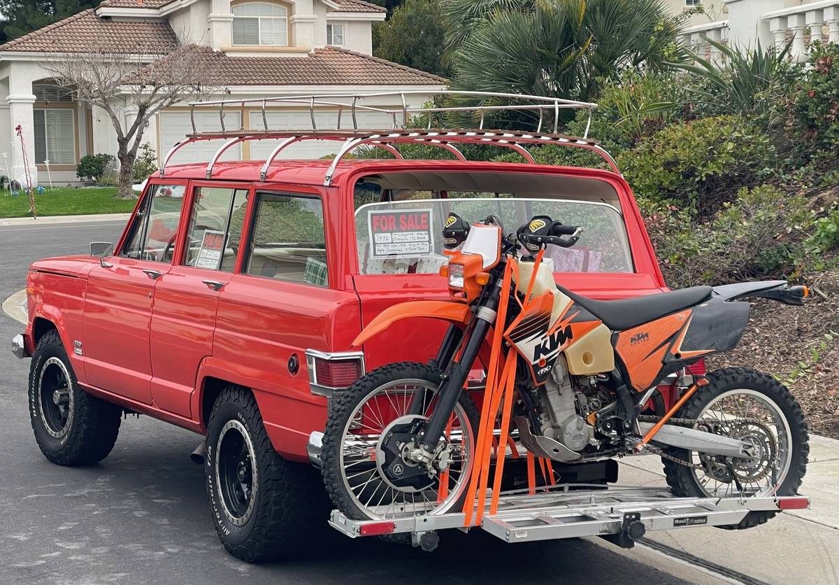 Jeep-wagoneer-4-x-4-1972-orange-21