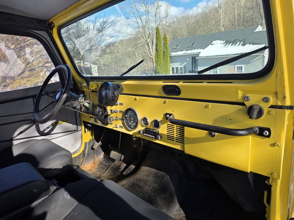 Jeep-wrangler-1977-yellow-11