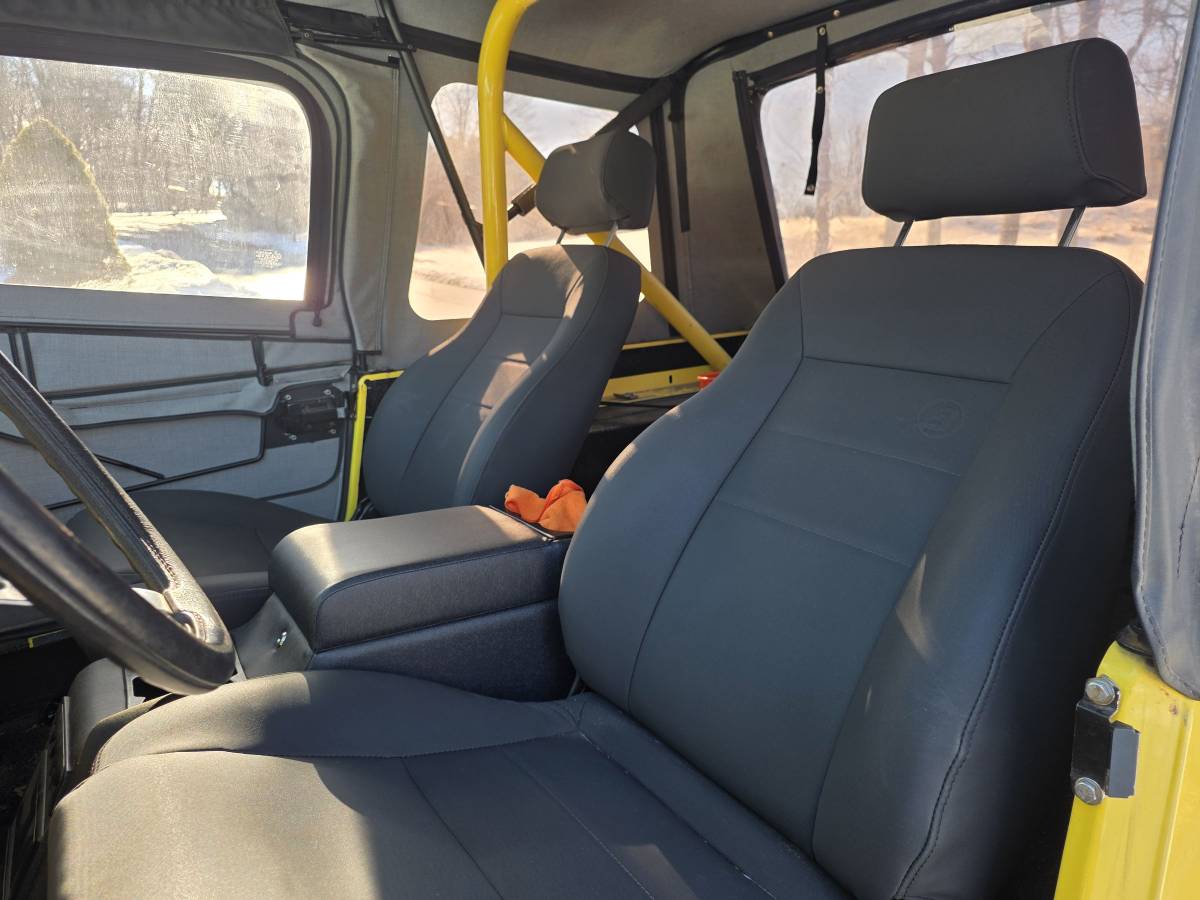 Jeep-wrangler-1977-yellow-13