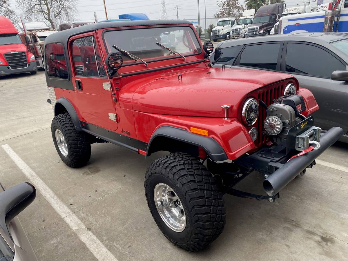 Jeep-wrangler-1985-red-1