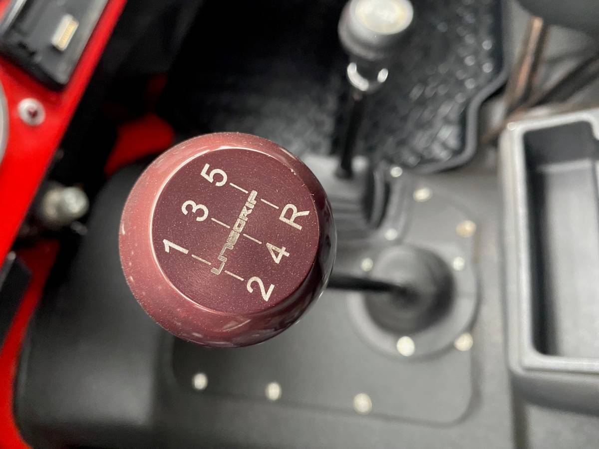 Jeep-wrangler-1985-red-11