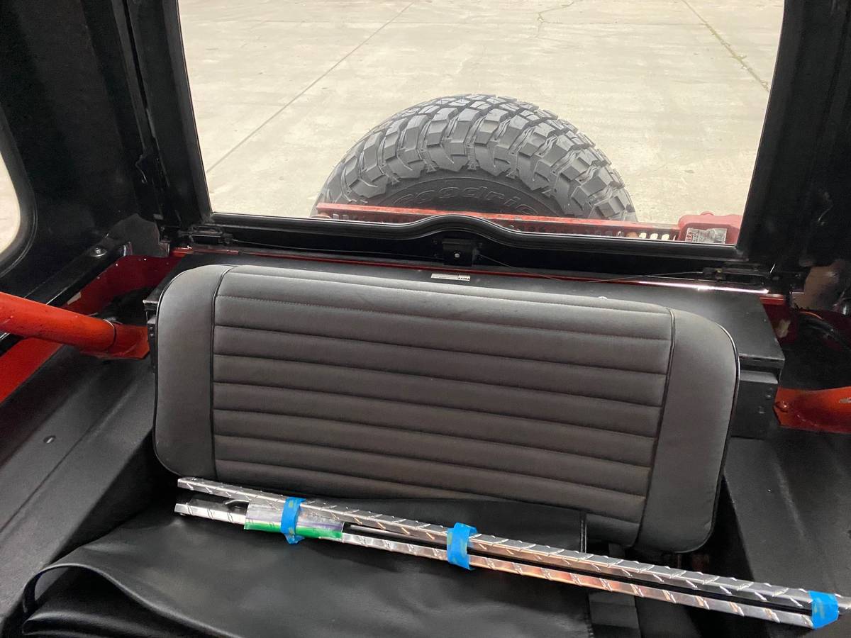 Jeep-wrangler-1985-red-8