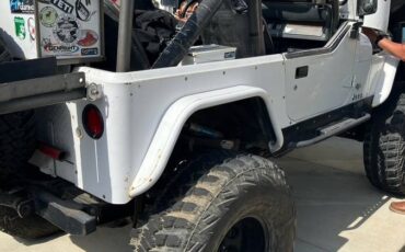 Jeep-wrangler-1990-white-11
