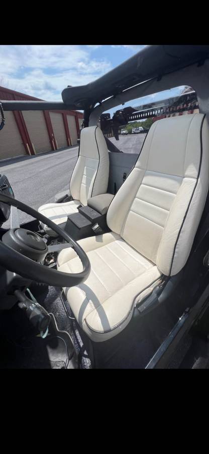 Jeep-wrangler-1991-black-3