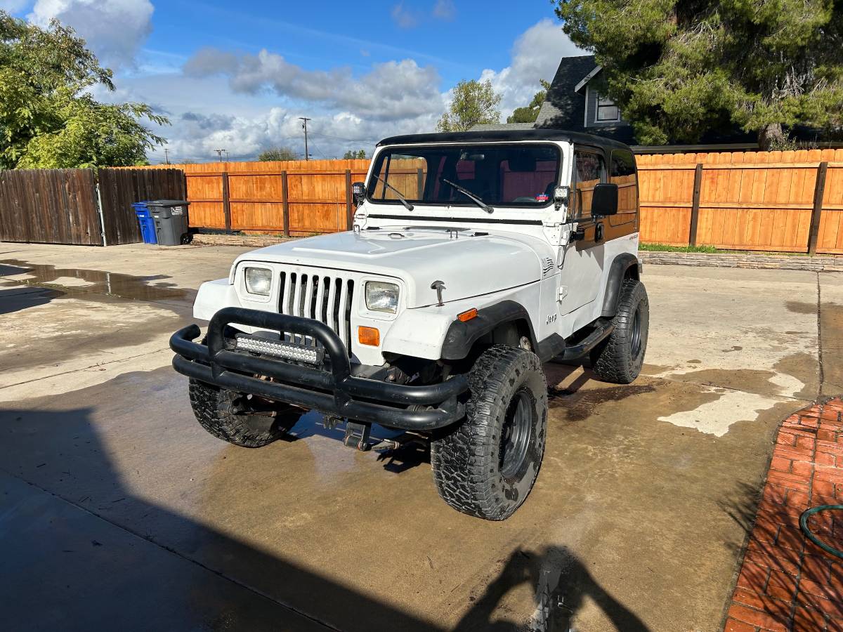Jeep-wrangler-1991-white-1
