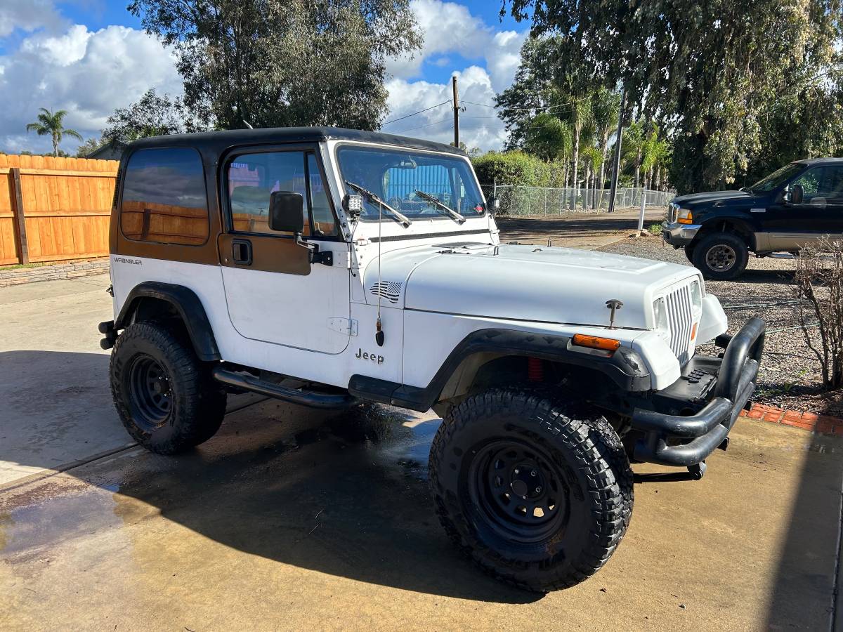 Jeep-wrangler-1991-white-2