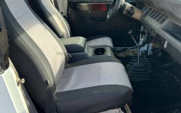 Jeep-wrangler-1991-white-7