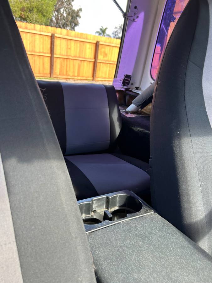 Jeep-wrangler-1991-white-8