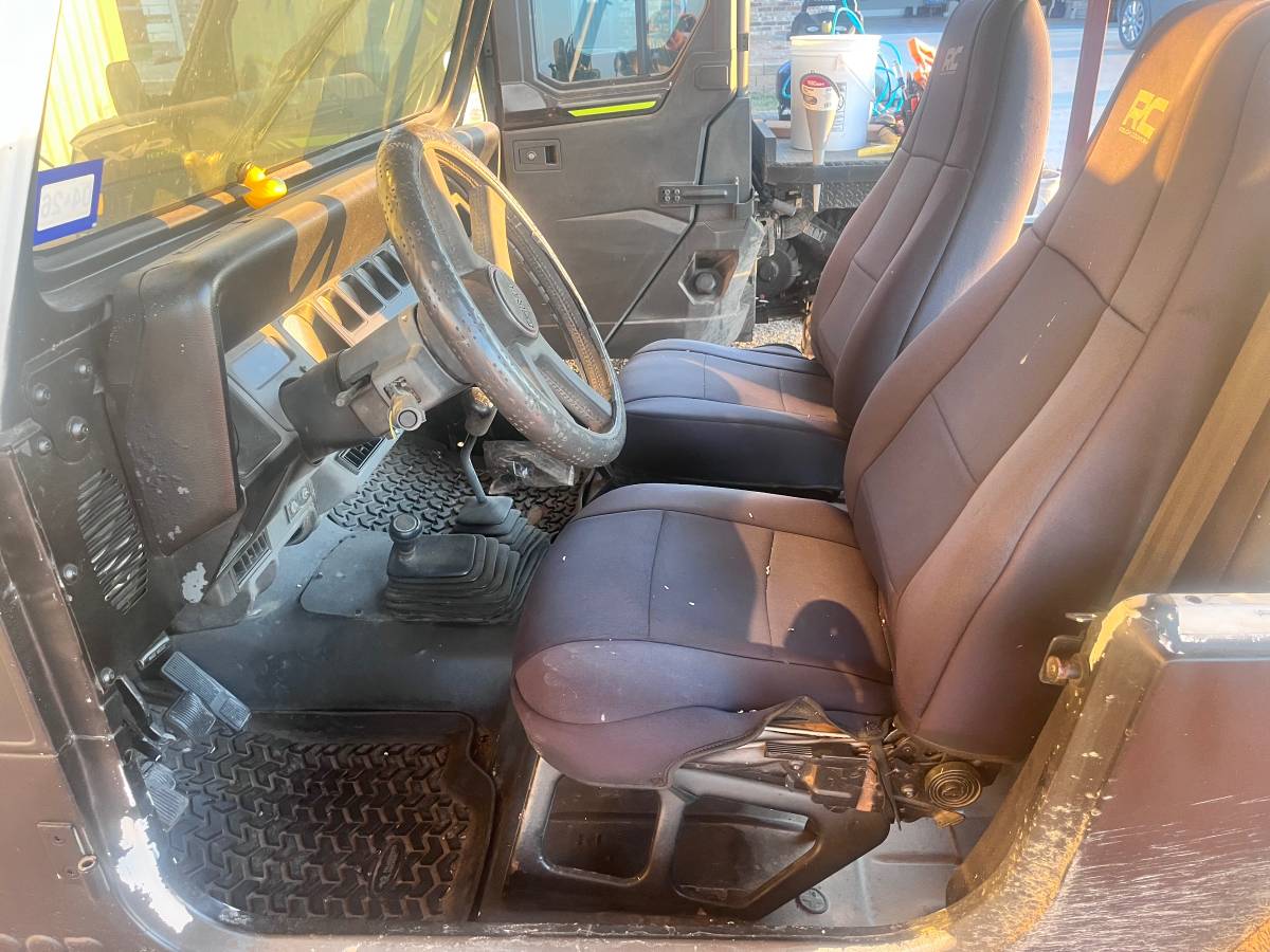 Jeep-wrangler-1992-black-3