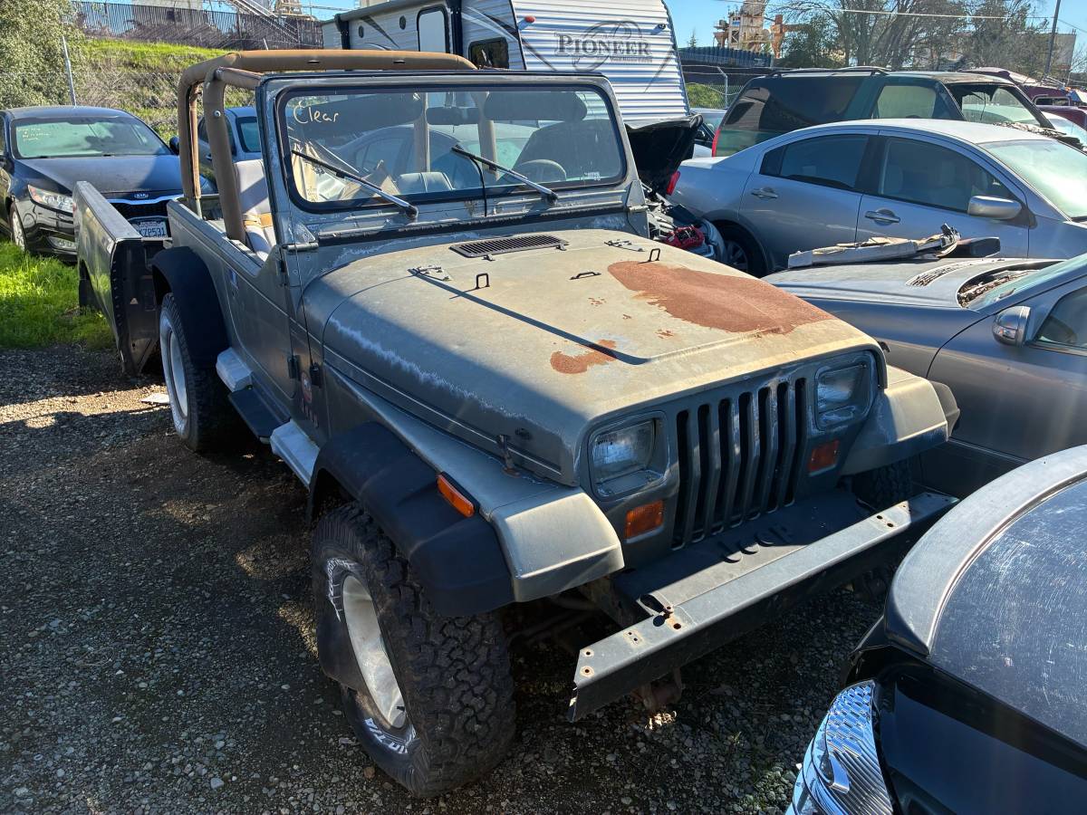 Jeep-wrangler-sahara-1992-green-3