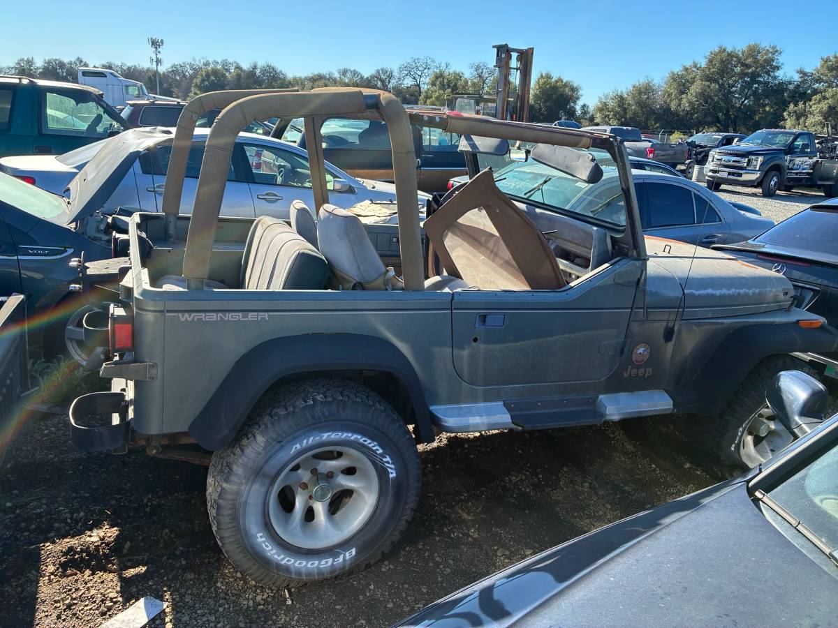 Jeep-wrangler-sahara-1992-green-5