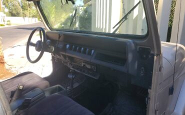 Jeep-wrangler-sahara-1993-grey-11