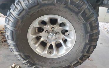 Jeep-wrangler-sahara-1993-grey-2