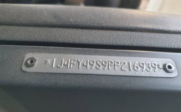 Jeep-wrangler-sahara-1993-grey-21