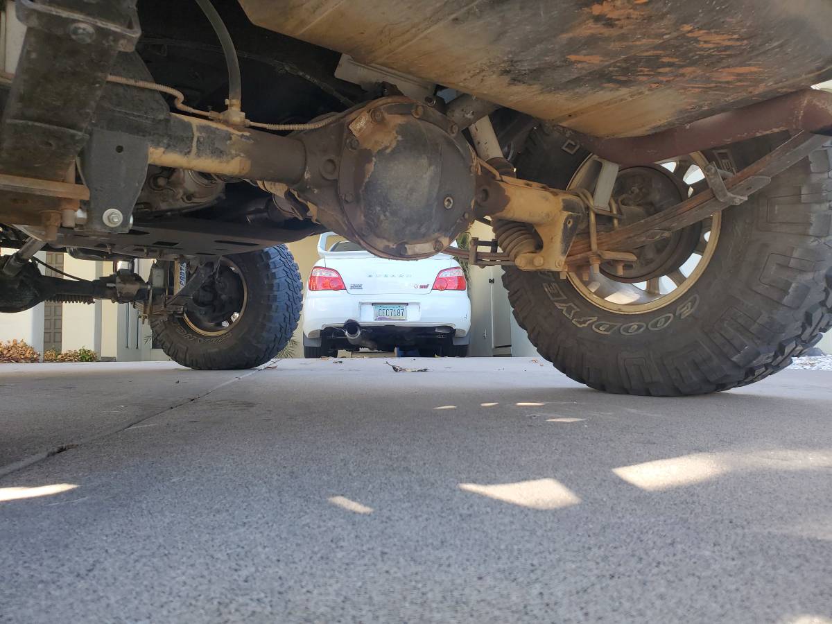 Jeep-wrangler-sahara-1993-grey-6