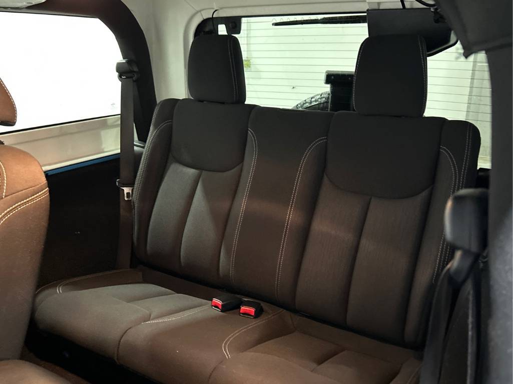 Jeep-wrangler-sahara-4wd-auto-low-km-1987-5