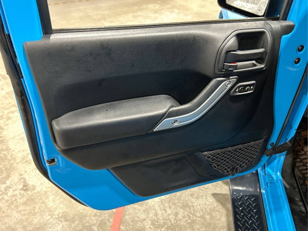 Jeep-wrangler-sahara-4wd-auto-low-km-1987-6