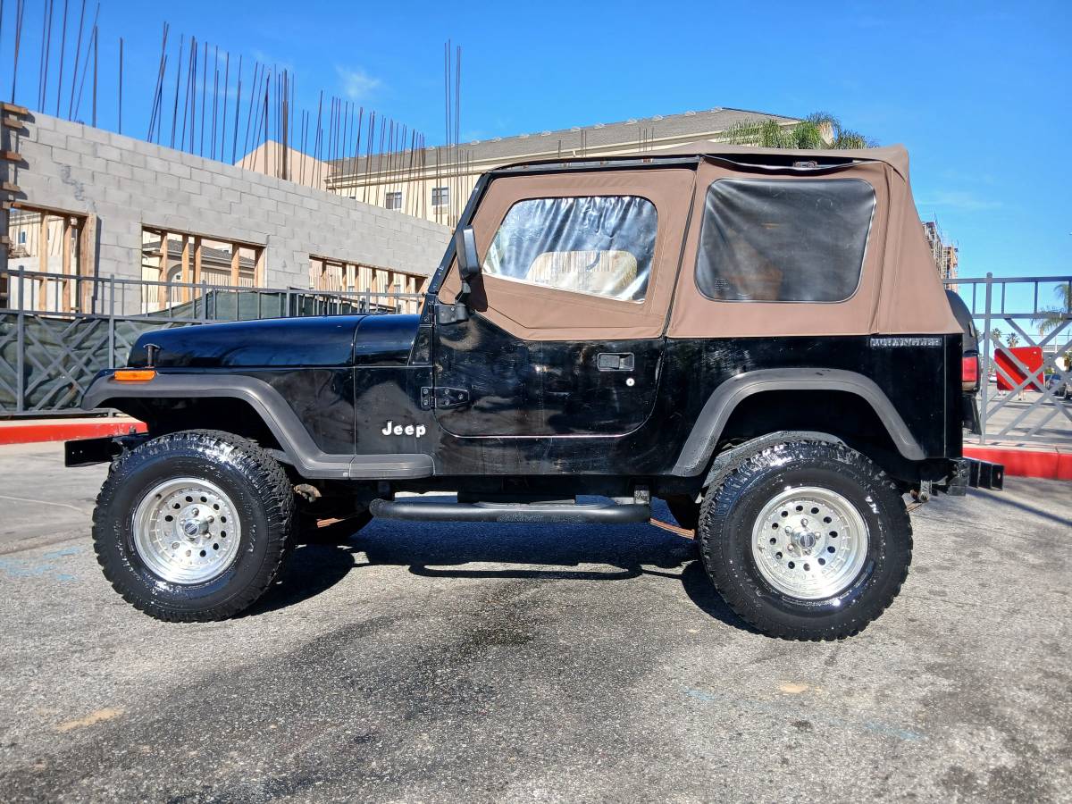 Jeep-wrangler-sport-1990-black-2