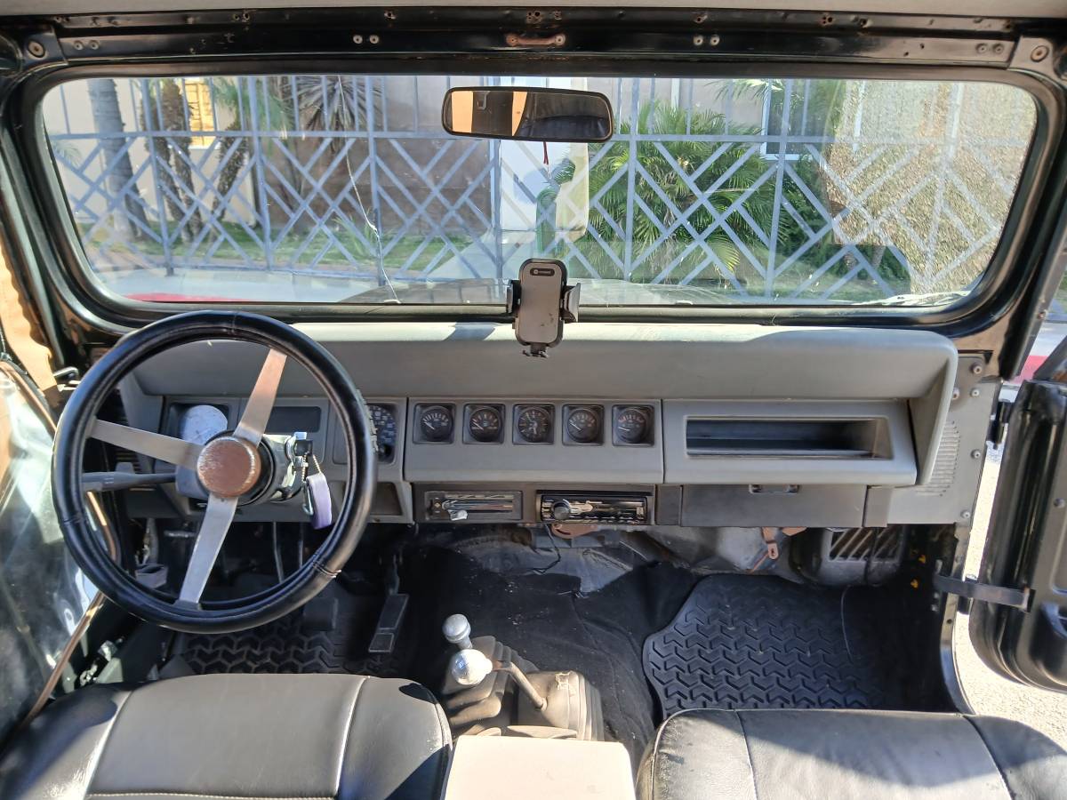 Jeep-wrangler-sport-1990-black-6