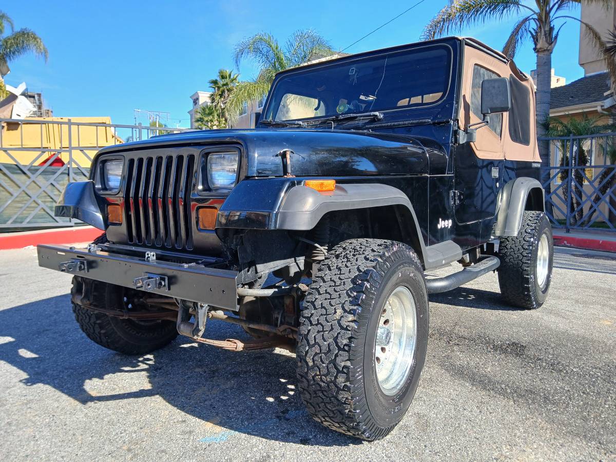 Jeep-wrangler-sport-1990-black-7