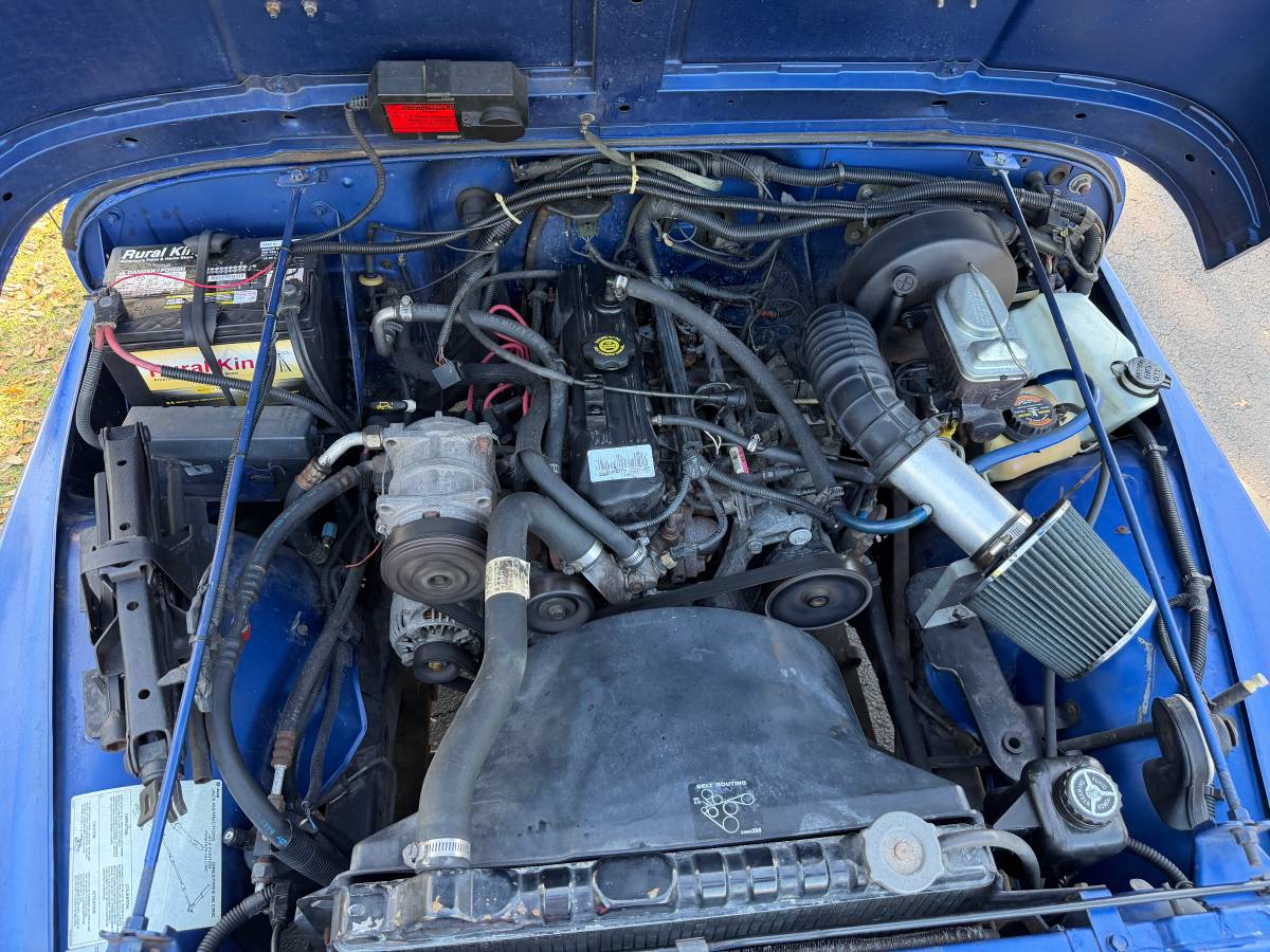 Jeep-wrangler-unlimited-sahara-1995-blue-14