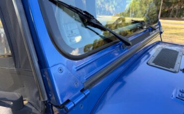 Jeep-wrangler-unlimited-sahara-1995-blue