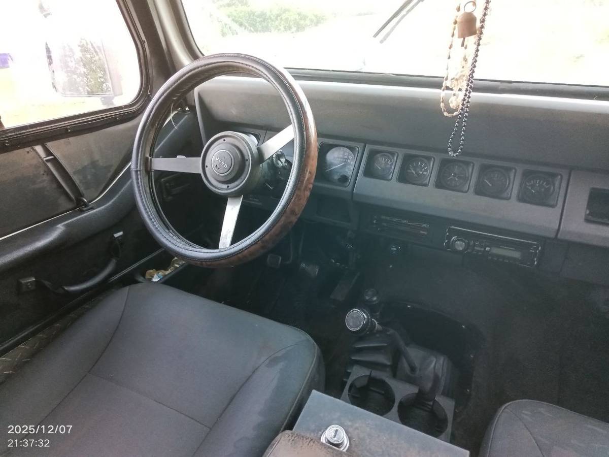 Jeep-wrangler-yj-1989-white-6