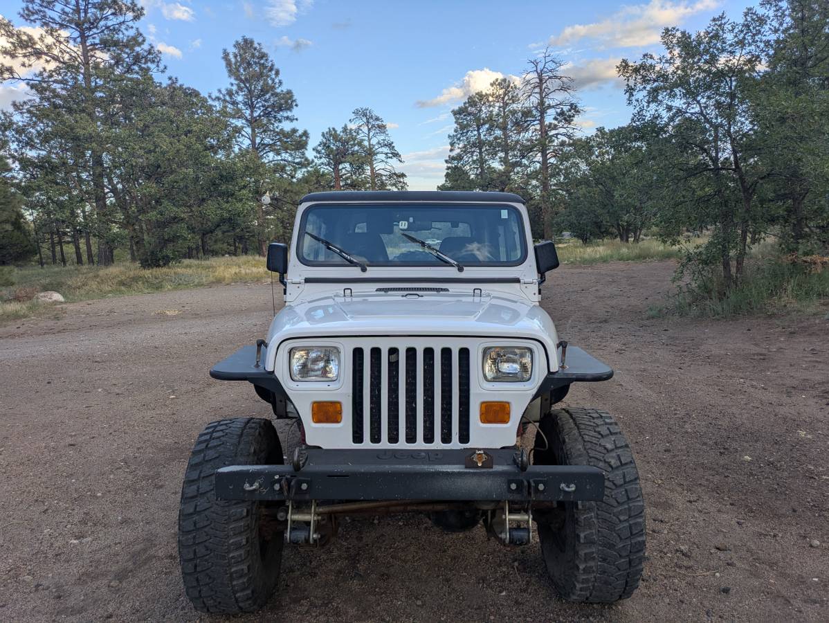 Jeep-wrangler-yj-1995-white-1