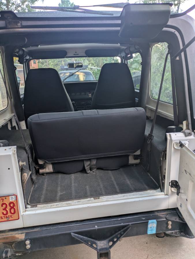 Jeep-wrangler-yj-1995-white-2