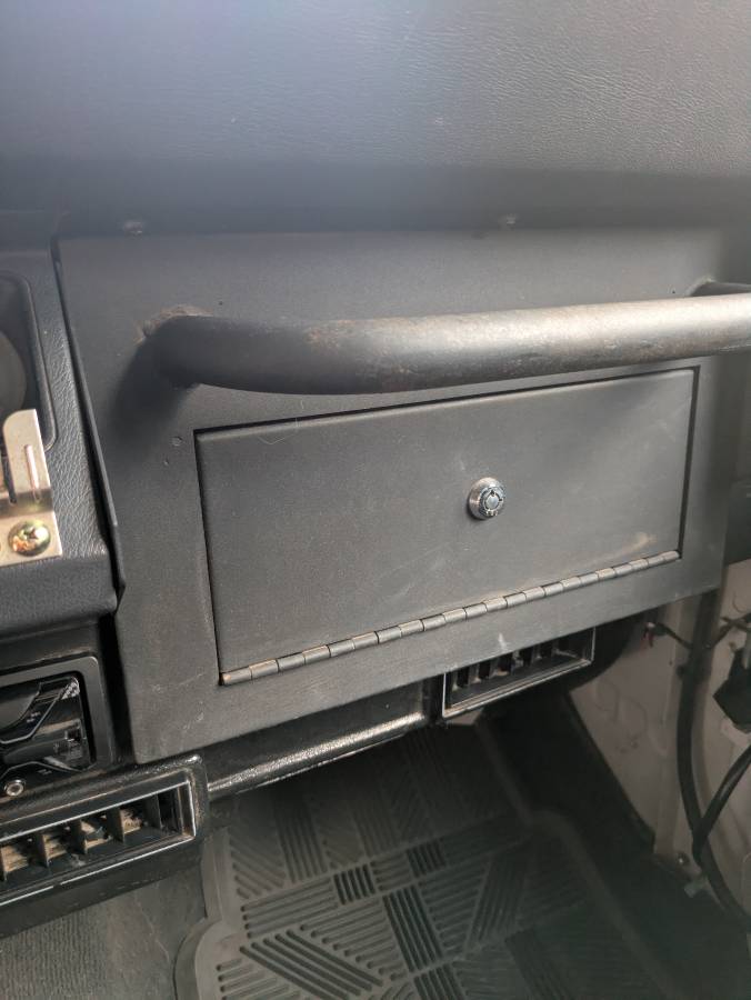 Jeep-wrangler-yj-1995-white-5