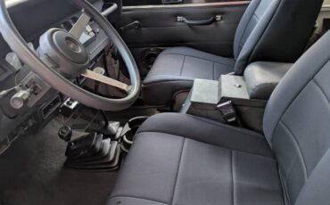 Jeep-wrangler-yj-1995-white-9