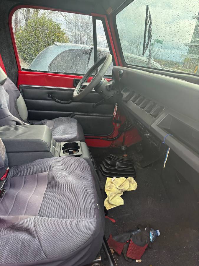 Jeep-yj-1995-red-2
