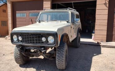 Jeepster-commando-4wd-1972-grey-3