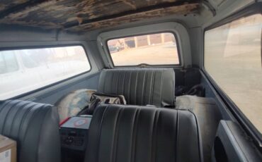 Jeepster-commando-4wd-1972-grey-9