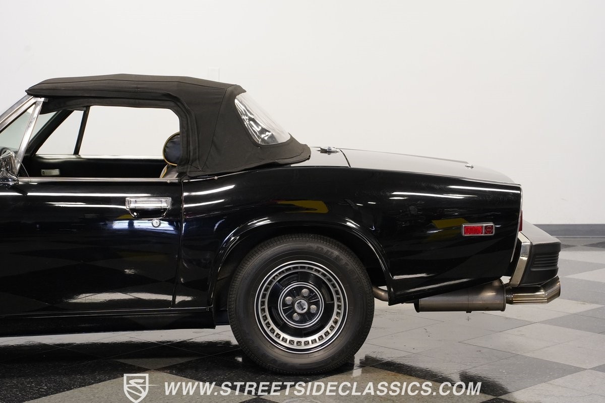 Jensen-Healey-MKII-1974-Convertible-23